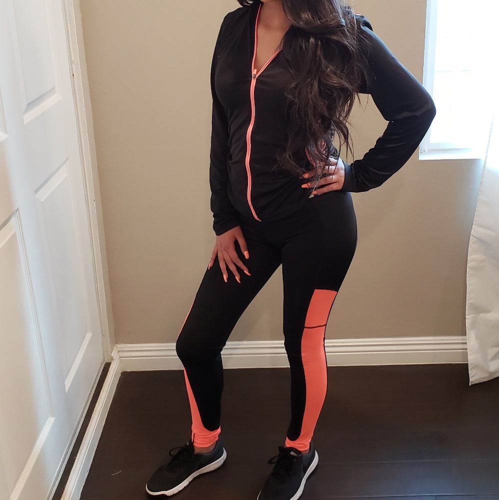 $10 1SIZE MEDIUM LEFT!!!!Cute jogging outfit